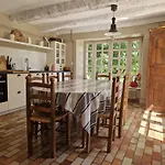 Casa vacanze Les Hauts Du Lot, Piscine, Nature, Calme Bessuejouls