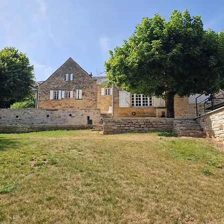 Holiday home Les Hauts Du Lot, Piscine, Nature, Calme Bessuejouls