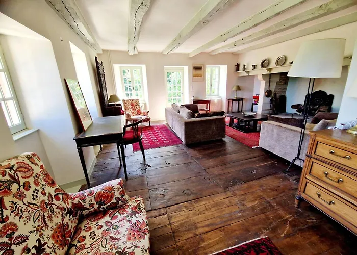 Σπίτι διακοπών Les Hauts Du Lot, Piscine, Nature, Calme