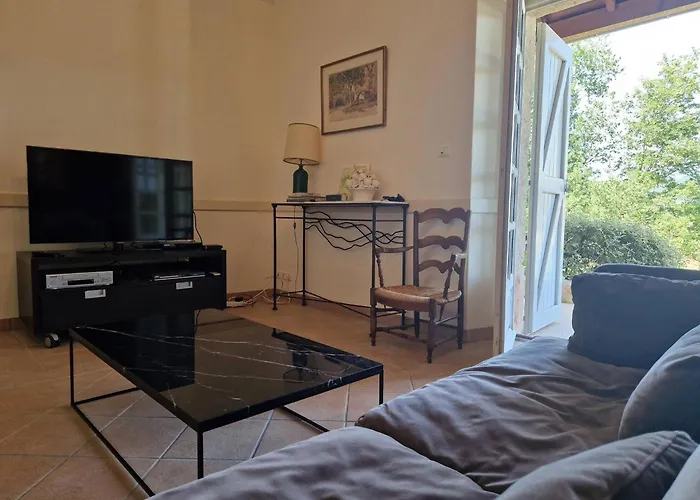 Σπίτι διακοπών Les Hauts Du Lot, Piscine, Nature, Calme Bessuejouls